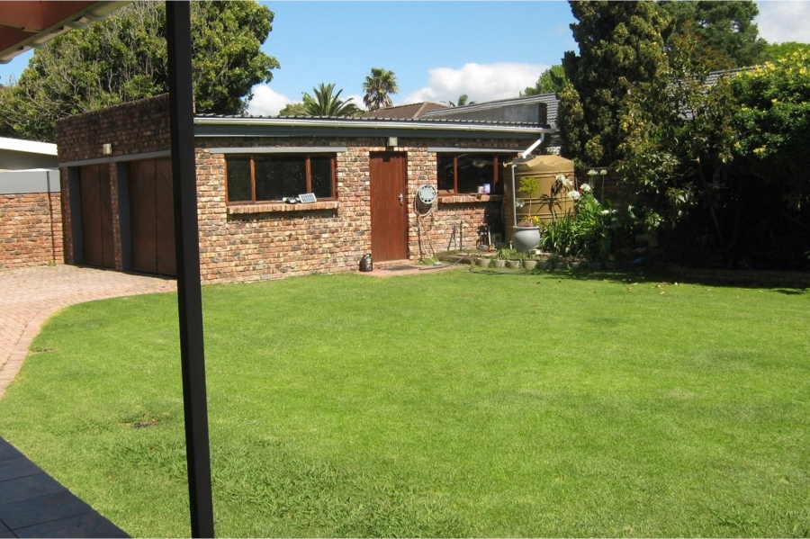 4 Bedroom Property for Sale in Loerie Park Western Cape